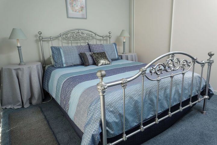 Room 2 of 17