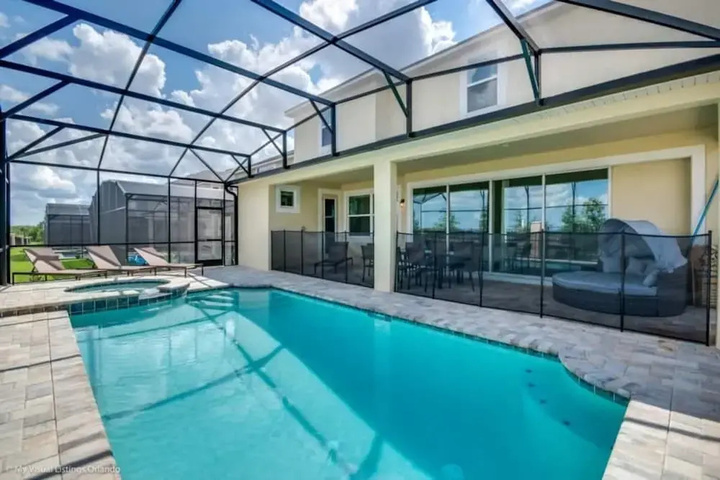Pool 17 of 26