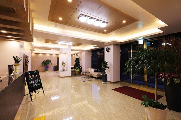 Hotel Interior 5 of 146