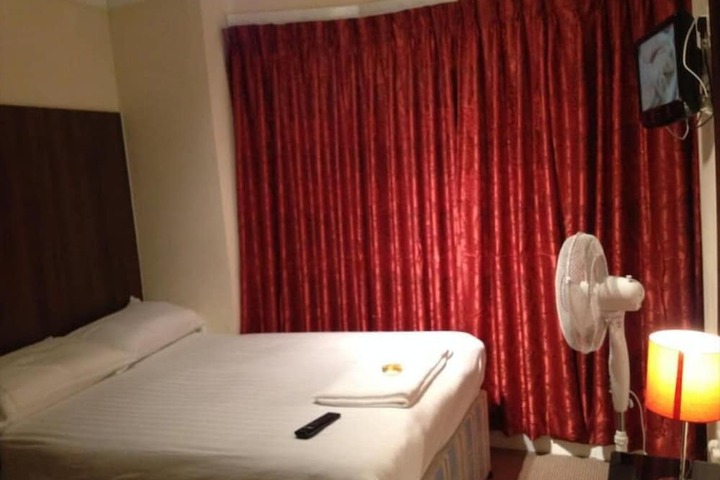 Room 13 of 26