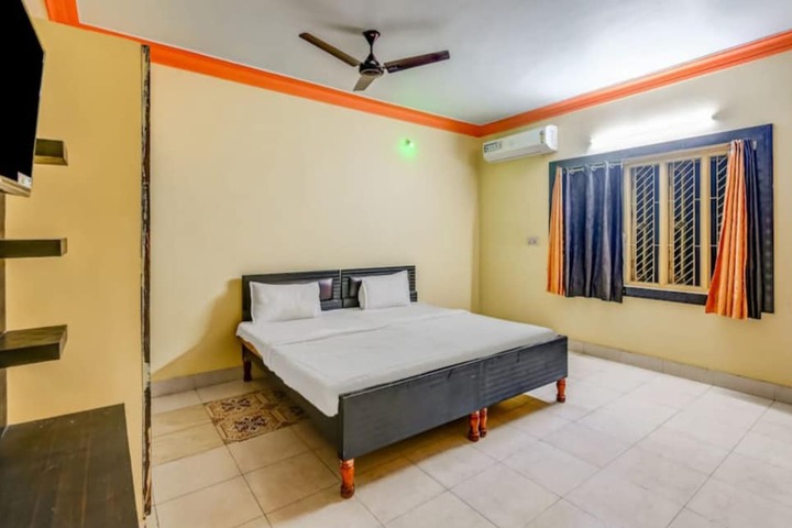 DhamStay Hotel Moon Near Niladri Beach