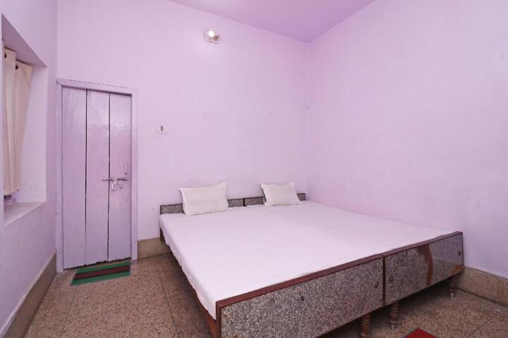 OYO 45717 Hotel Indranil
