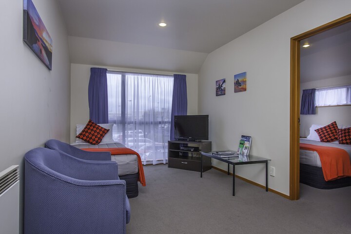 Room 21 of 32