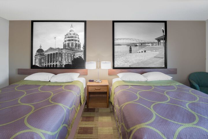 1 Queen Bed (9 of 12)