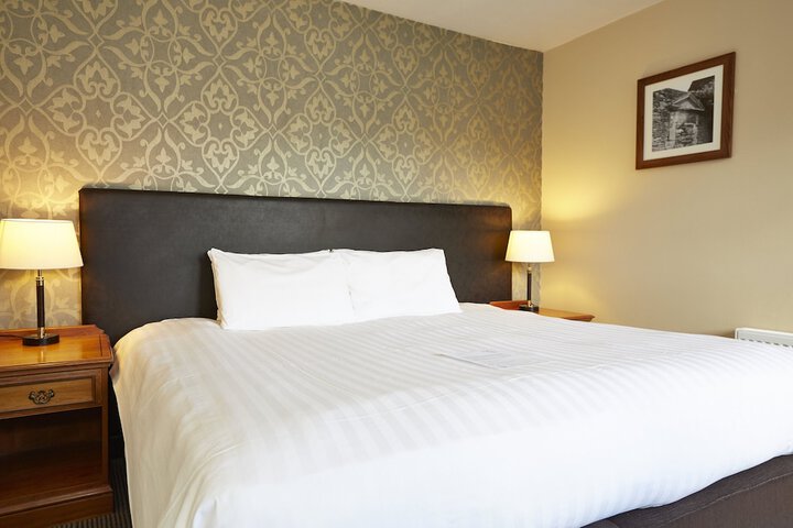 Room 3 of 27