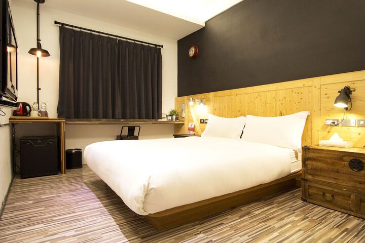 Room 15 of 85