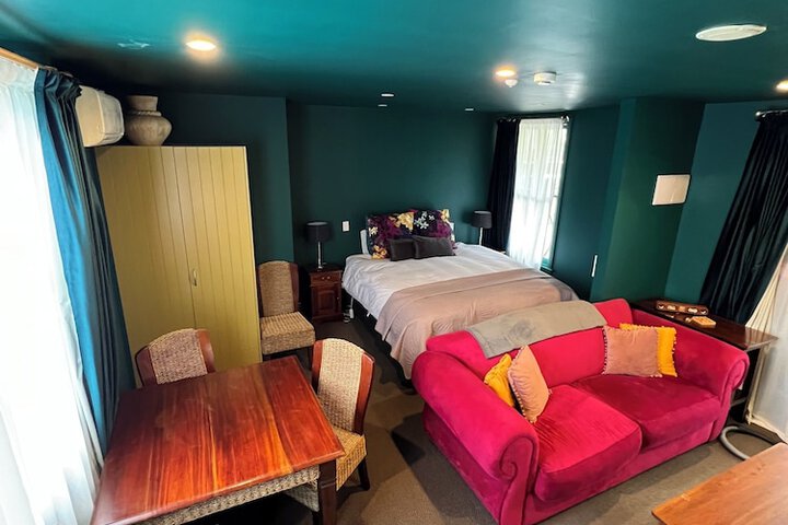 Room 7 of 83