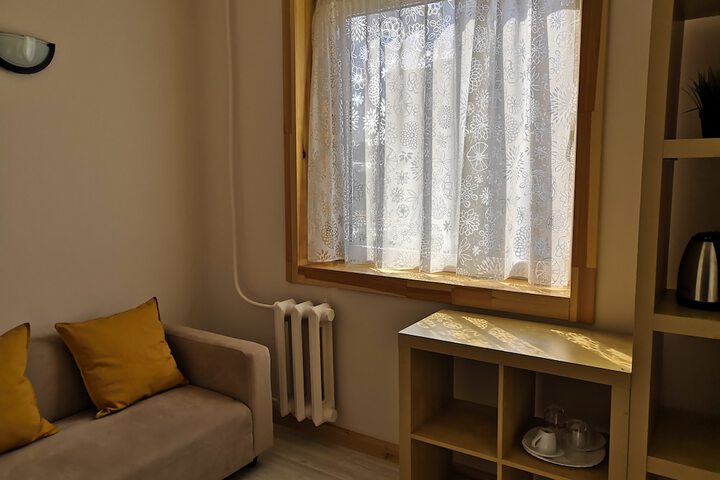 Room 17 of 31