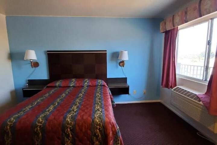 Room 2 of 30