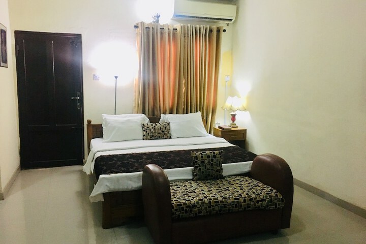 Room 27 of 45