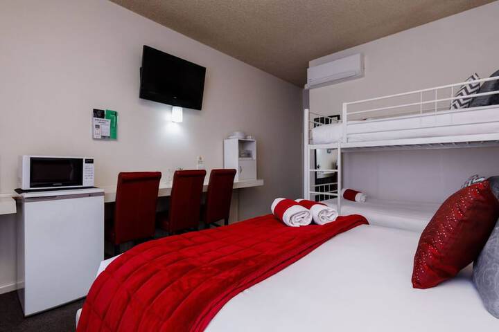 Room 17 of 42