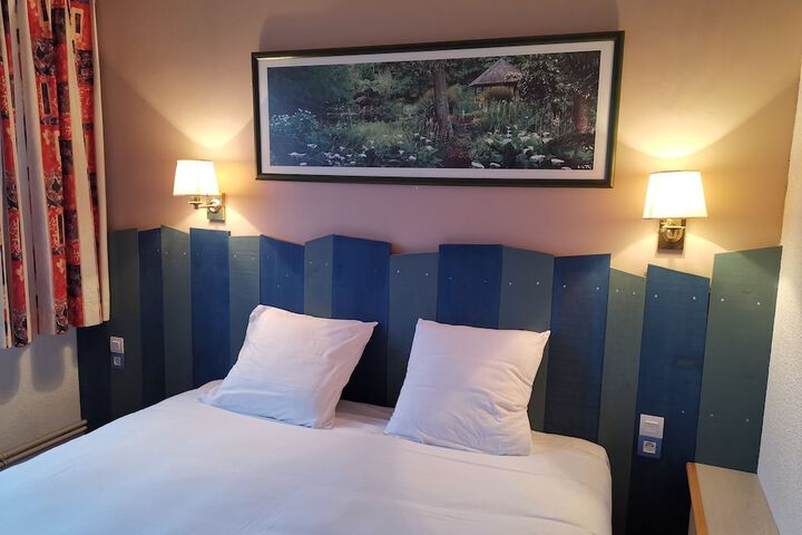Room 6 of 23