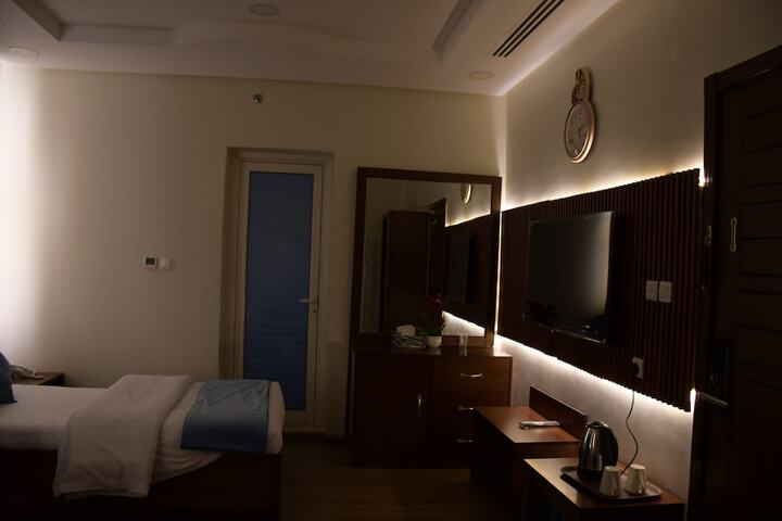 Room 9 of 24
