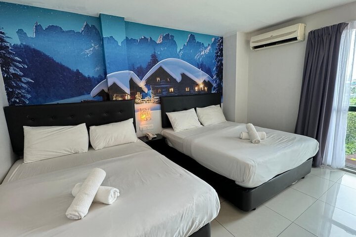 Room 33 of 40