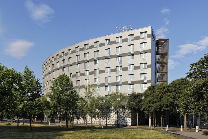 Hotel 99 of 100