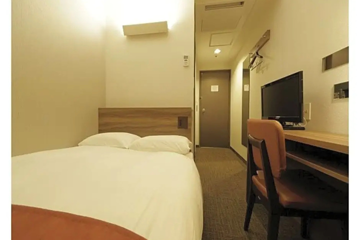 Room 7 of 19