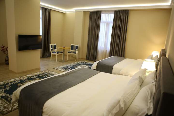Room 25 of 139