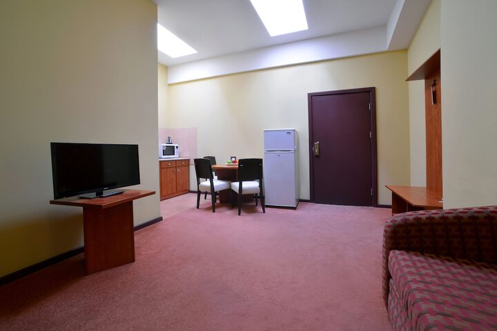 Room 35 of 60