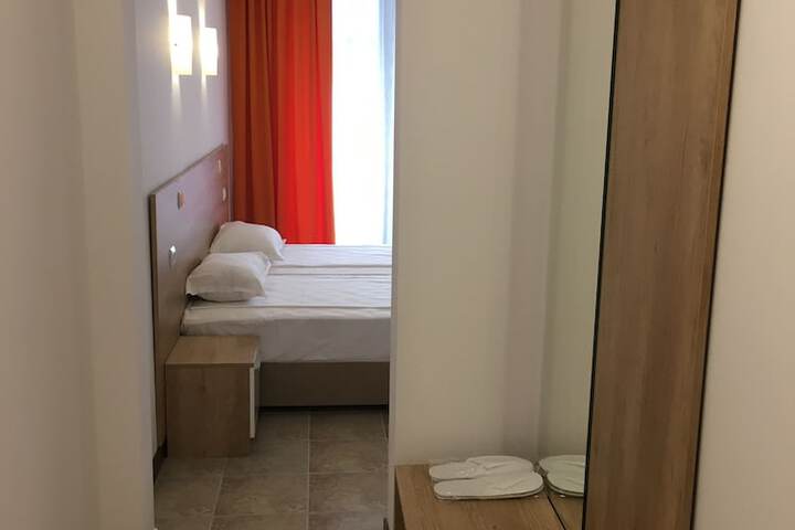 Room 5 of 61