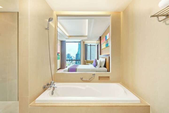 Room 53 of 114