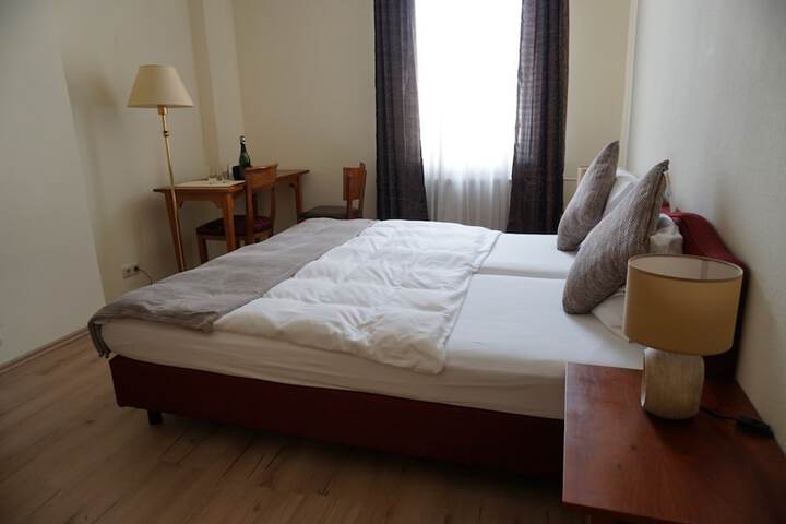 Room 43 of 82