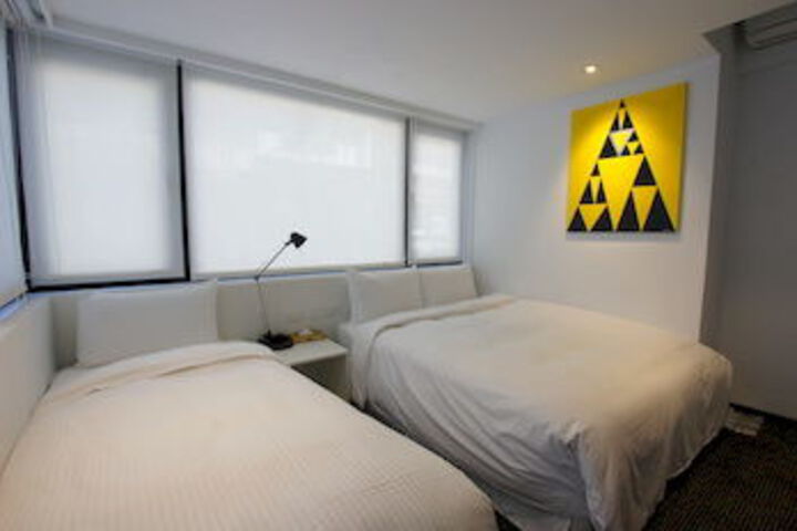 Room 48 of 65