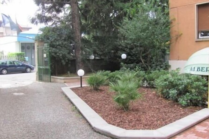 Property Grounds 38 of 47