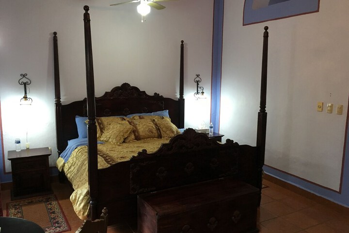 Room 37 of 106