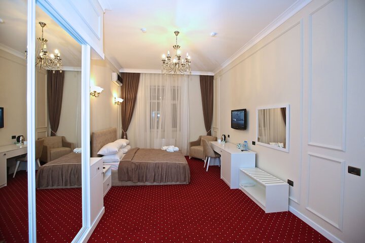 Room 5 of 24
