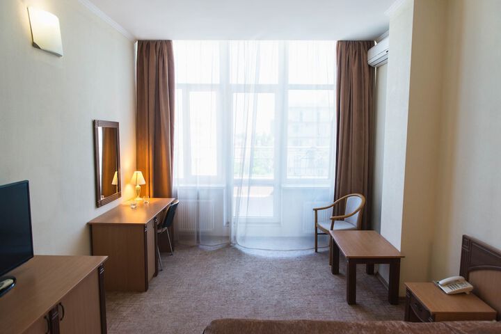 Room 15 of 40