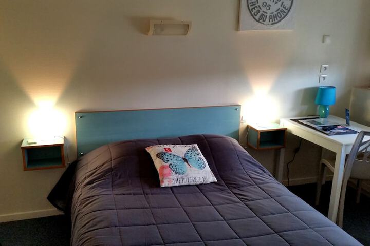 Room 3 of 9