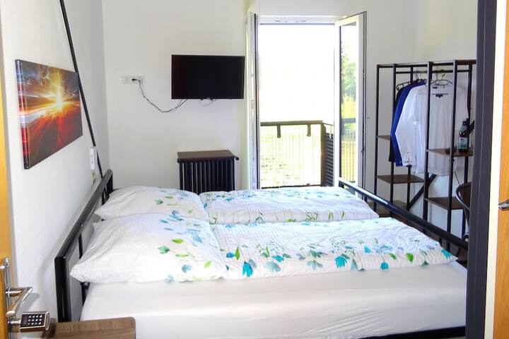 Room 5 of 442