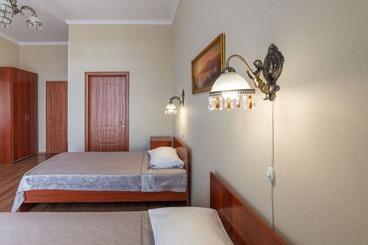 Room 75 of 176