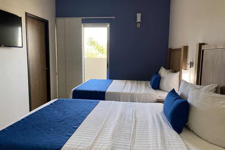 Room 9 of 25