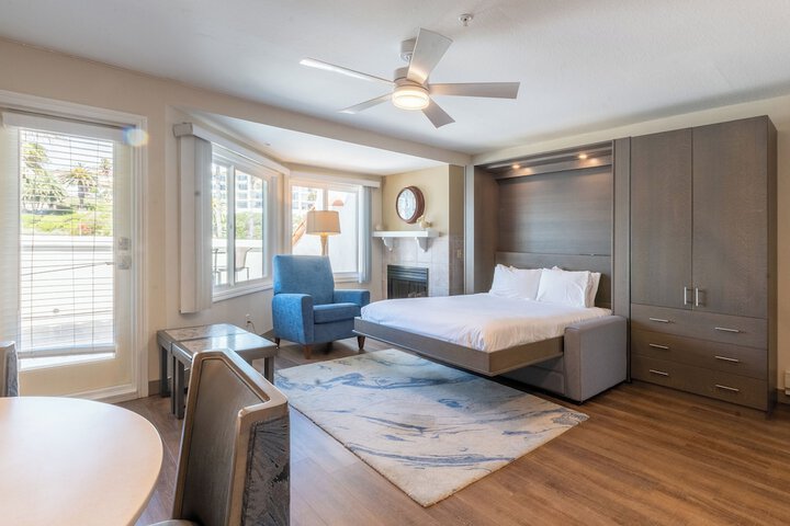 Room 3 of 39