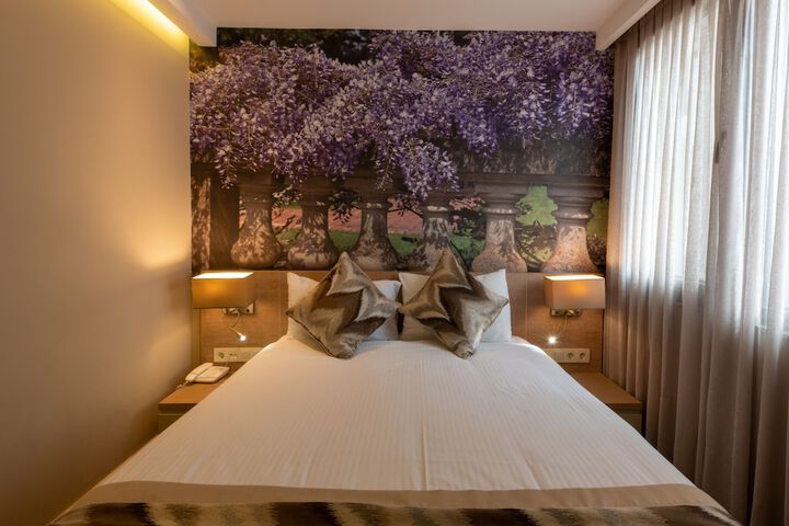 Room 6 of 43