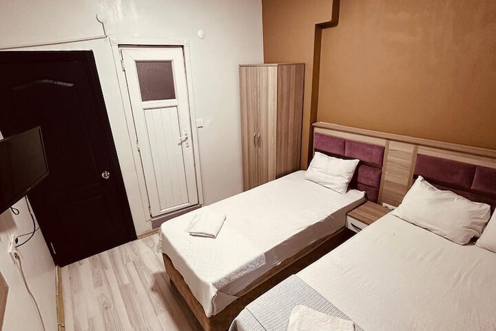 Room 22 of 32