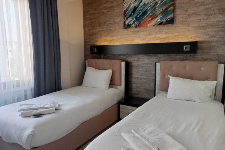Room 10 of 40