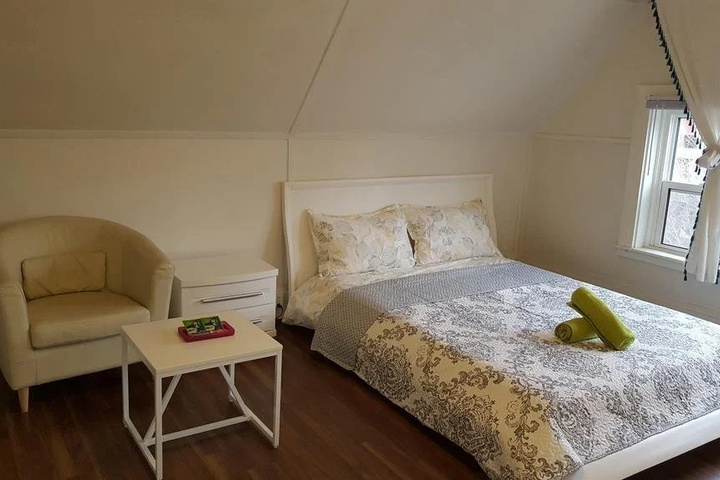 Room 27 of 28