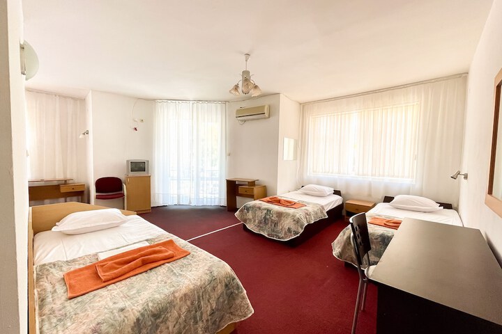 Room 21 of 36
