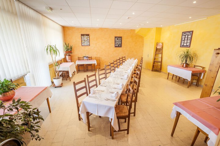 Dining 16 of 24