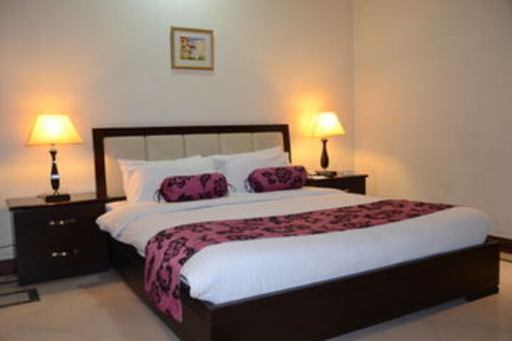 Room 18 of 30
