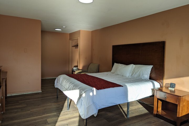 Room 13 of 25