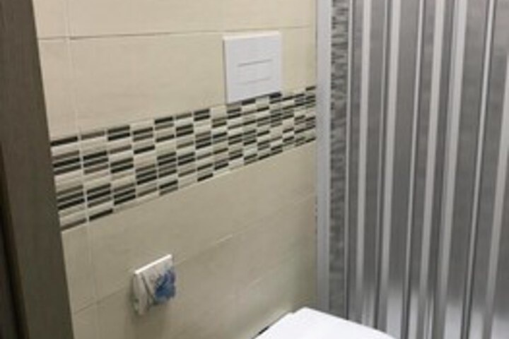 Room 4 of 13