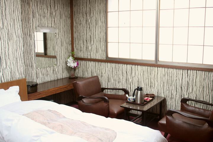 Room 14 of 85