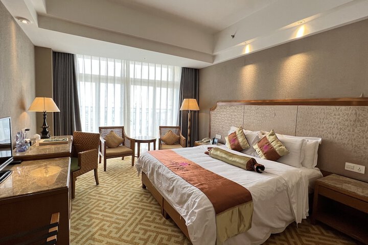 Room 10 of 37