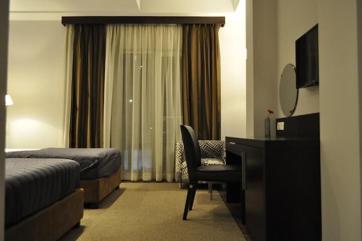 Room 6 of 21