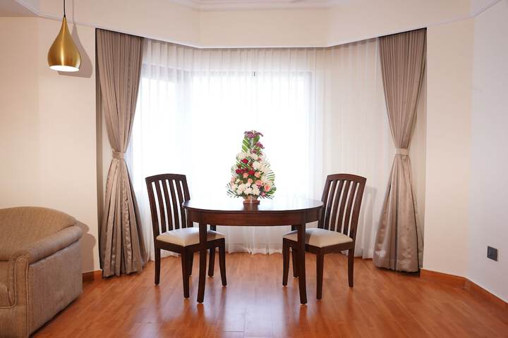 Room 33 of 76