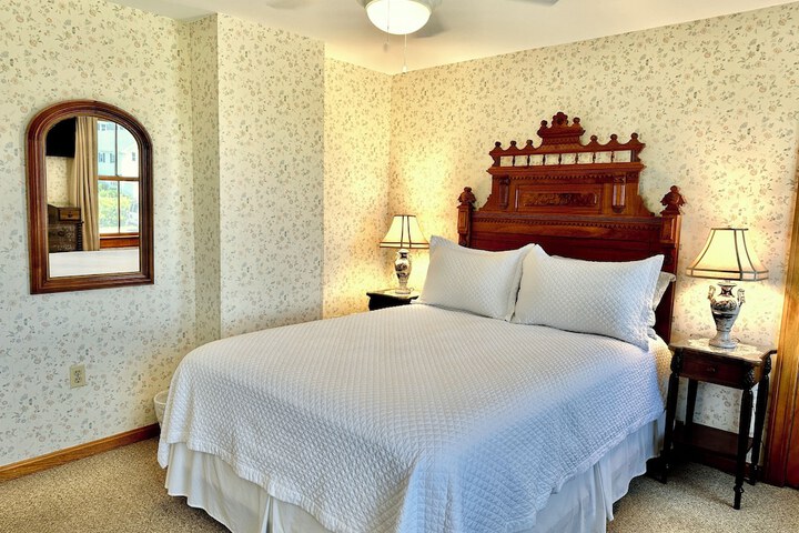 Room 49 of 100