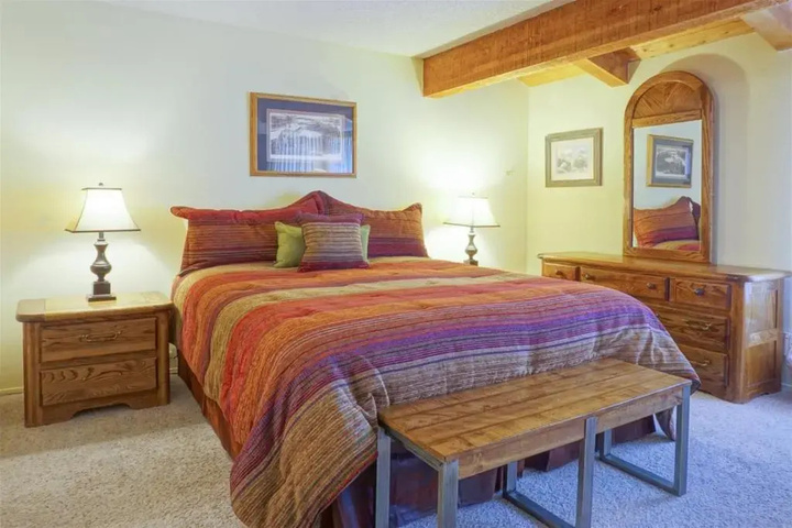 Room 2 of 8